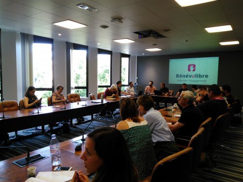 Présentation officielle de l'application en compagnie de nombreux représentant du monde associatif Présentation officielle de l'application en compagnie de nombreux représentant du monde associatif